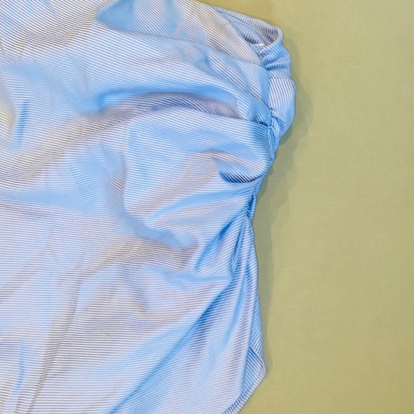 Petersyn Puffy one sleeve 100% cotton asymmetric flattering - Picture 9 of 10